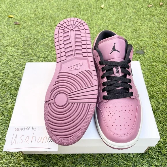 Nike Air Jordan 1 low berry shoes - Picture 4 of 4